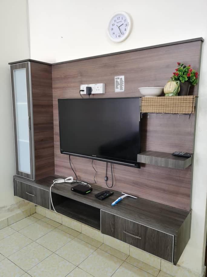 Homestay Che Wan Куантан Екстериор снимка