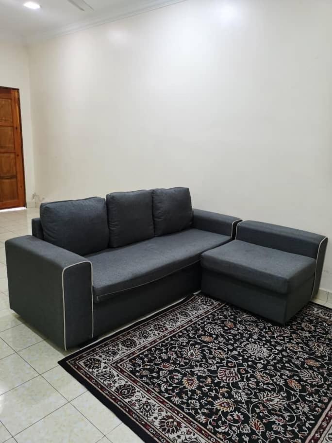 Homestay Che Wan Куантан Екстериор снимка